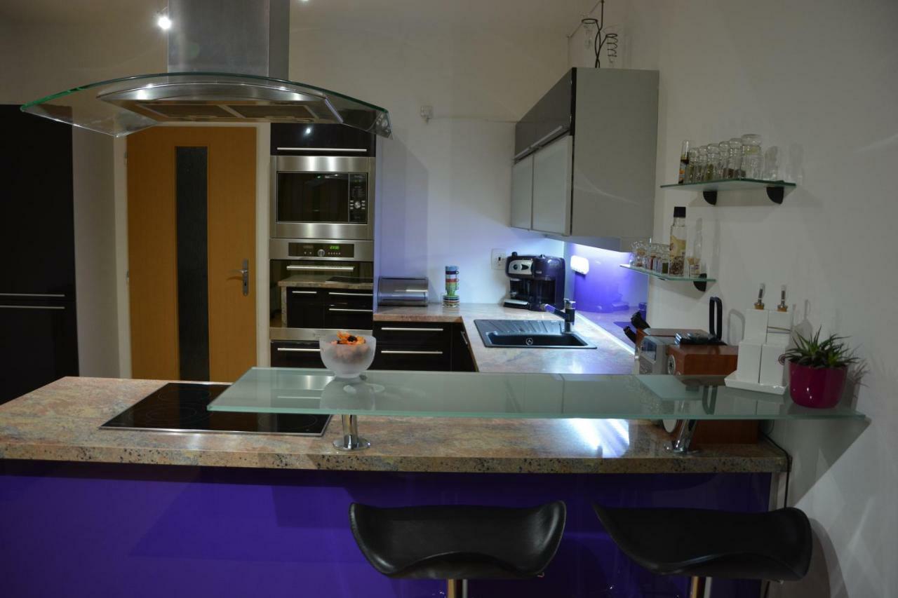 Apartman Zderadova Бърно Екстериор снимка