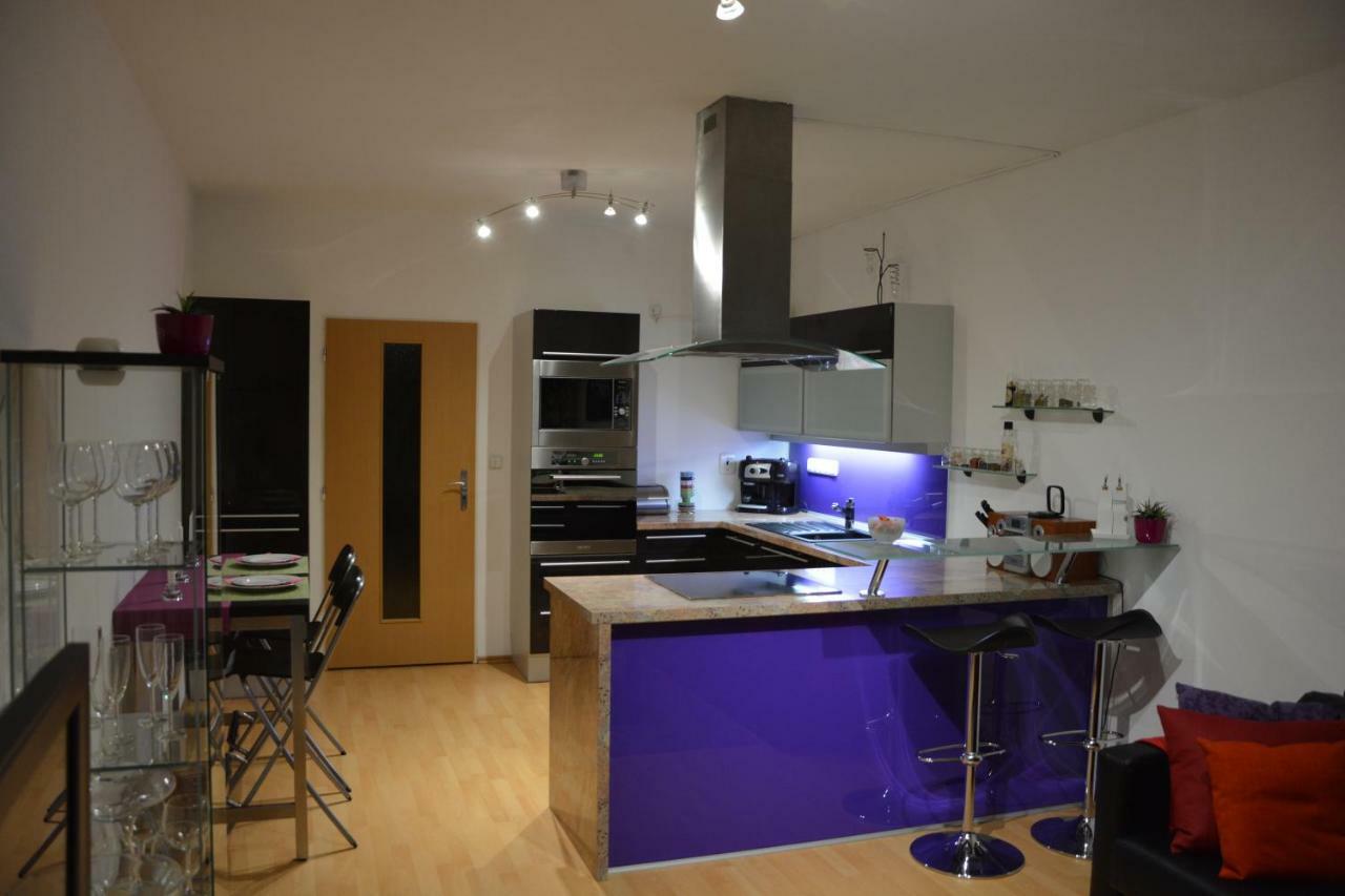 Apartman Zderadova Бърно Екстериор снимка