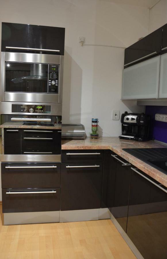 Apartman Zderadova Бърно Екстериор снимка