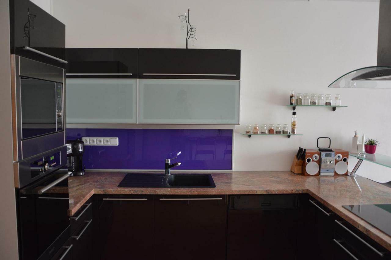 Apartman Zderadova Бърно Екстериор снимка